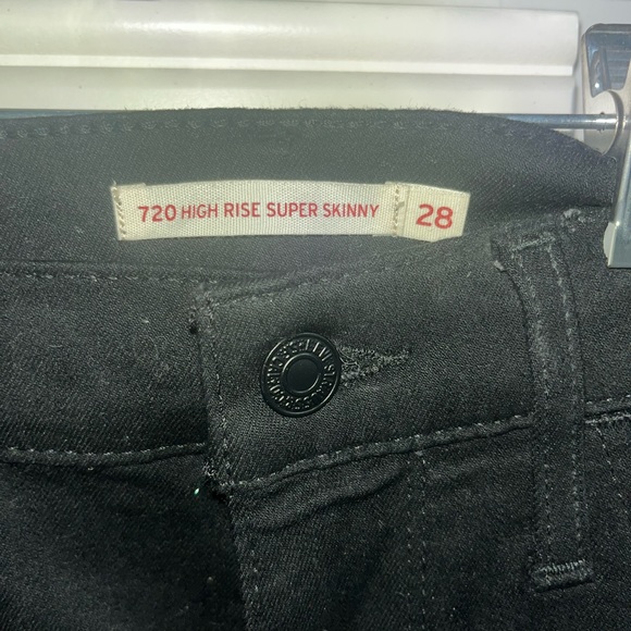 Levi’s 720 high rise super skinny black jeans - Picture 5 of 5